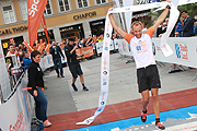 SportScheck Stadtlauf München 2016: Jan Müller siegte beim Halbmarathon in einer Zeit von 1:2:56 h (©Foto: Martin Schmitz)
